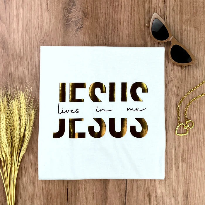 Camiseta Feminina Branca Jesus lives in me