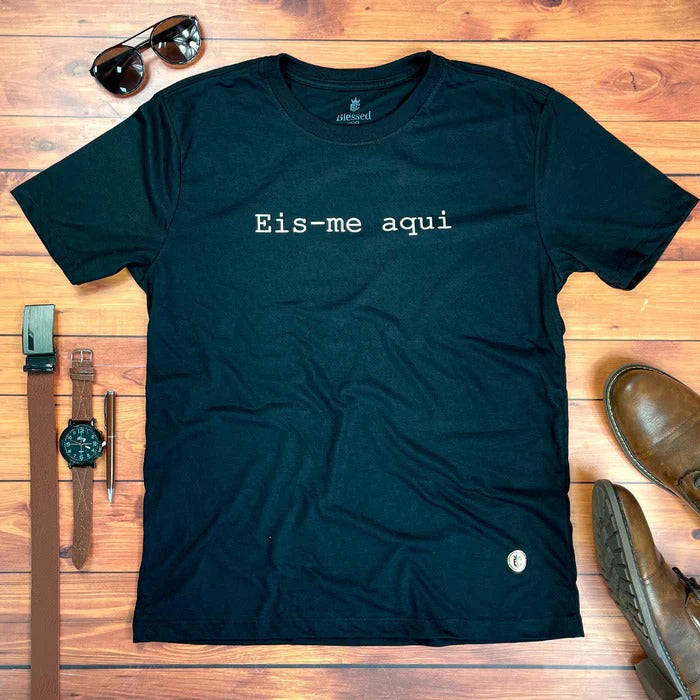 Camiseta Masculina Preta Eis-me Aqui
