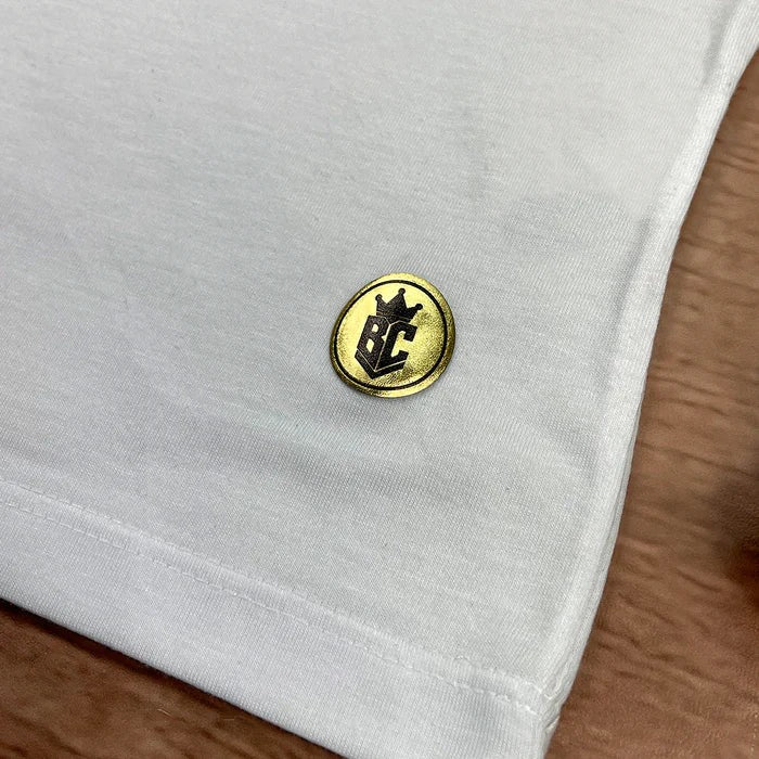 Camiseta Feminina Branca Saúde Coração Dourado