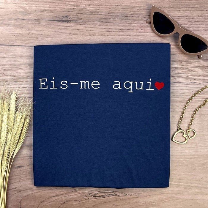 Camiseta Feminina Azul Eis Me Aqui