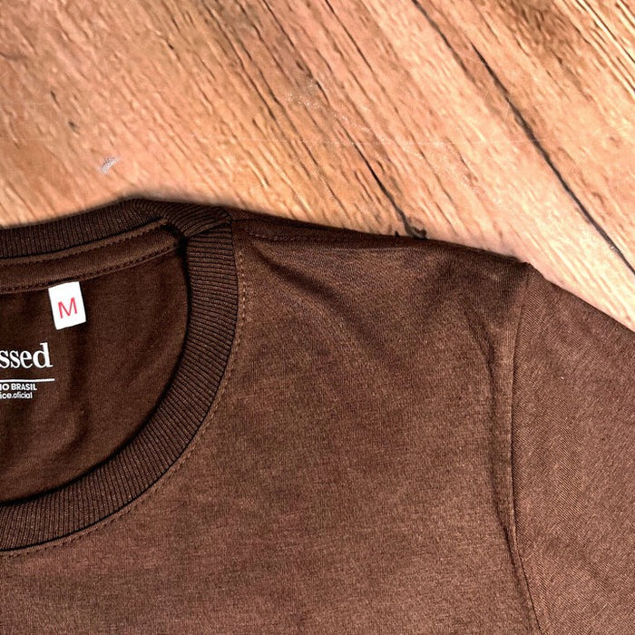 Camiseta Feminina Marrom Aplique Jesus Glitter Dourado