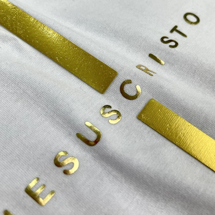 Camiseta Feminina Branca Cruz Dourada Jesus Cristo